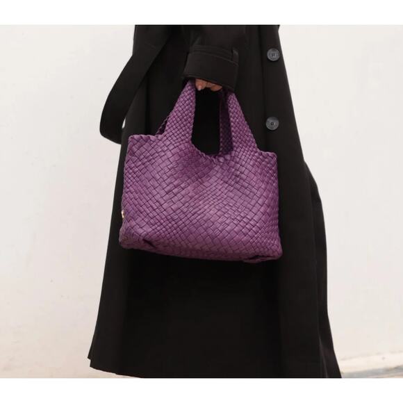 $764 Handwoven Bag NEW Leather Handbag Made in Italy Color BLACK - Picture 3 of 5